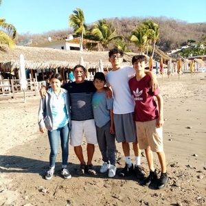 Meet your Posher, Leonel